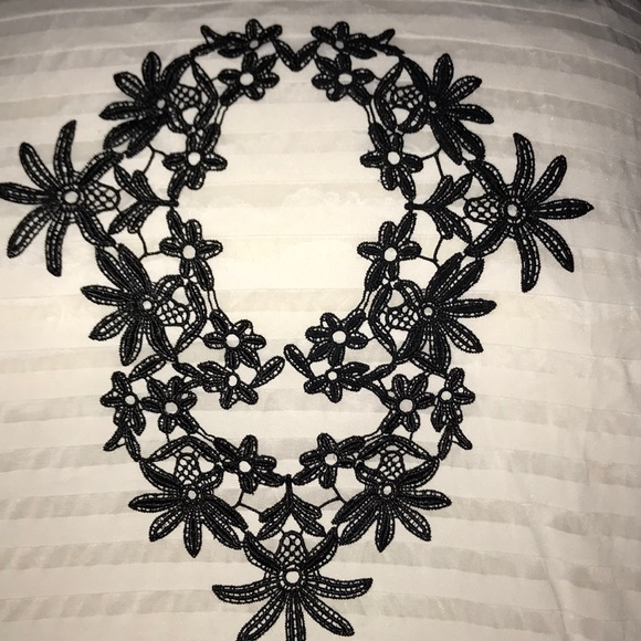 New set of three black lace appliqués. - Picture 6 of 8